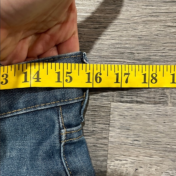 Levi’s 514 Straight Leg Jeans – Classic Fit - Picture 8 of 10